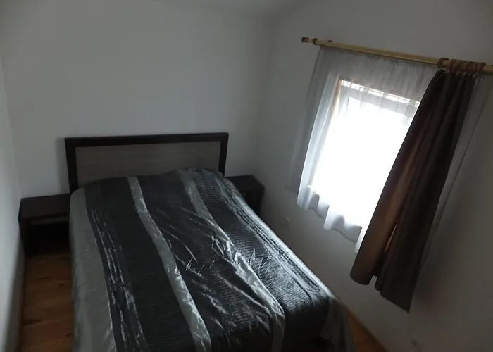 Nyaraló Guest House *